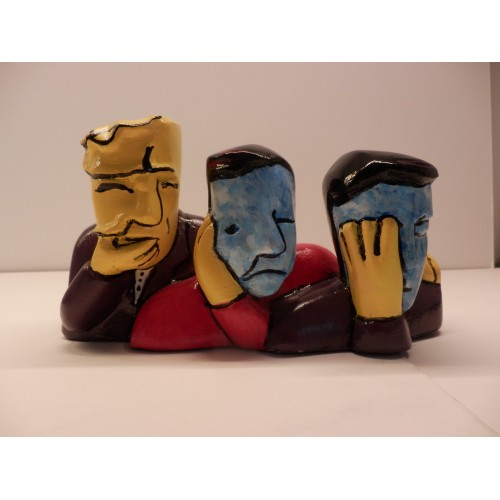 Hear, see but be silent (0319)